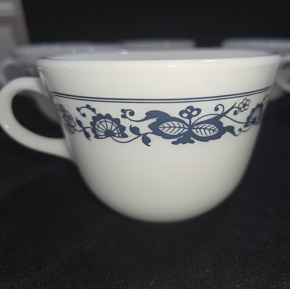 Pyrex Vintage Blue Onion Cup Keyhole